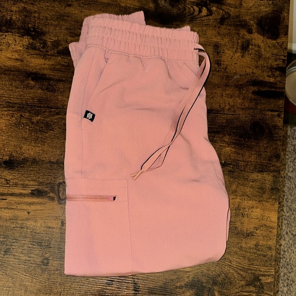 Jaanuu scrub set - Picture 2 of 4